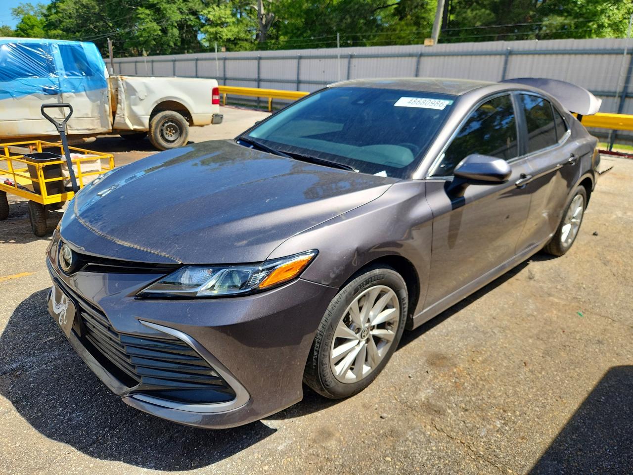 Salvage Toyota Camry Image