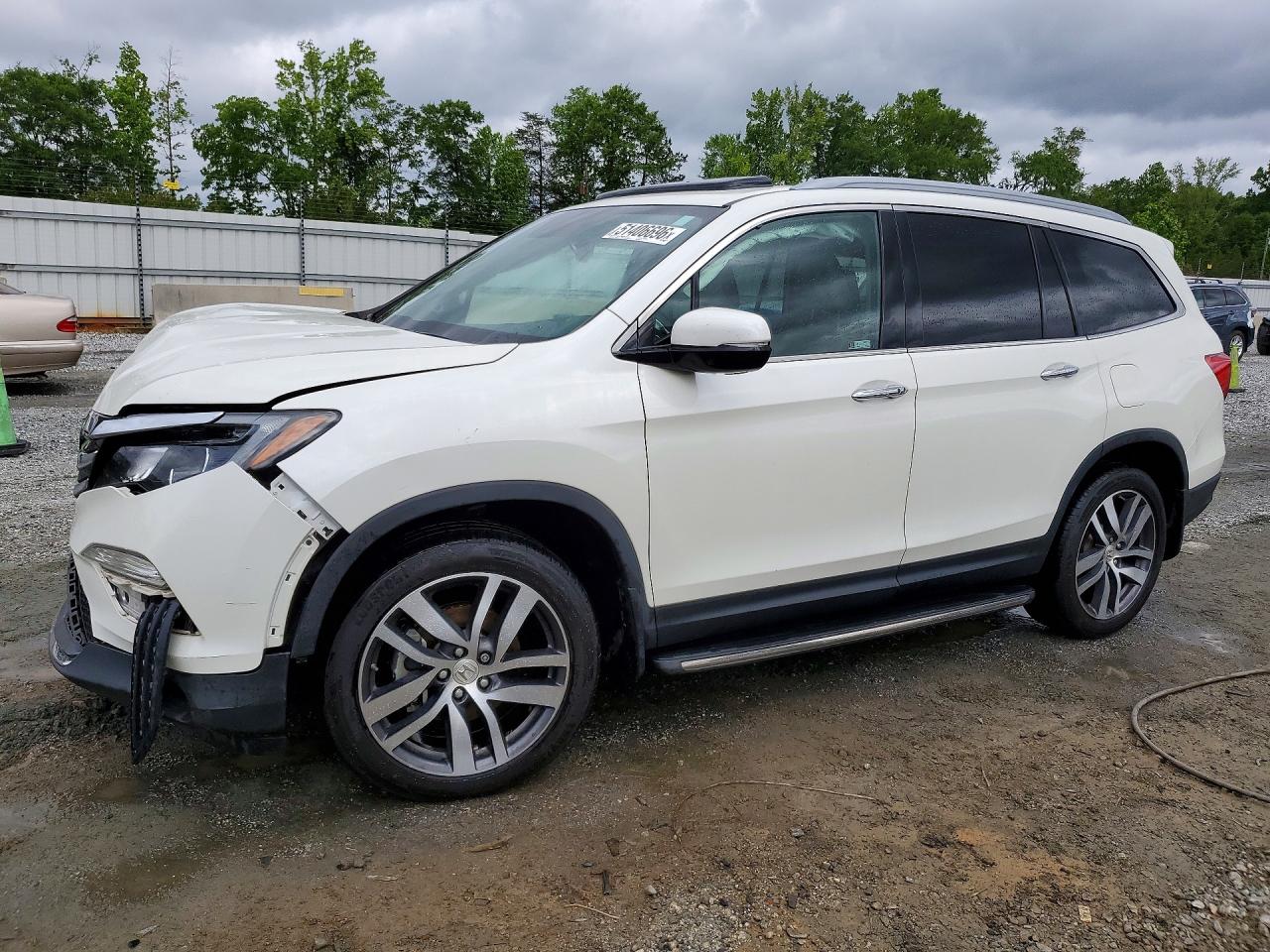 Salvage Honda Pilot Image