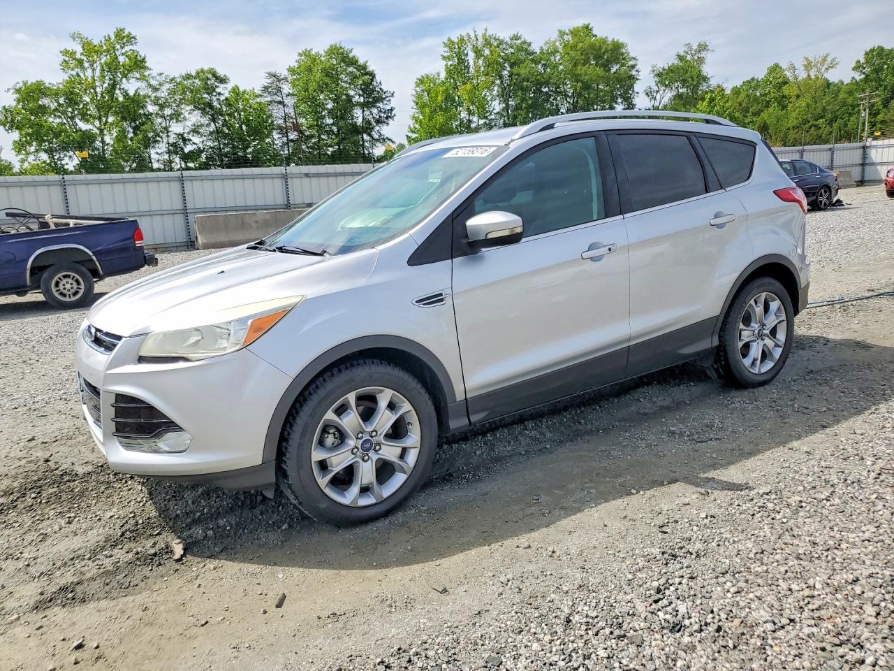 Salvage Ford Escape Image
