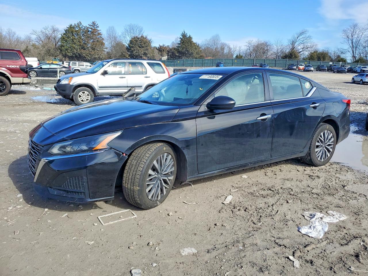 Salvage Nissan Altima Image