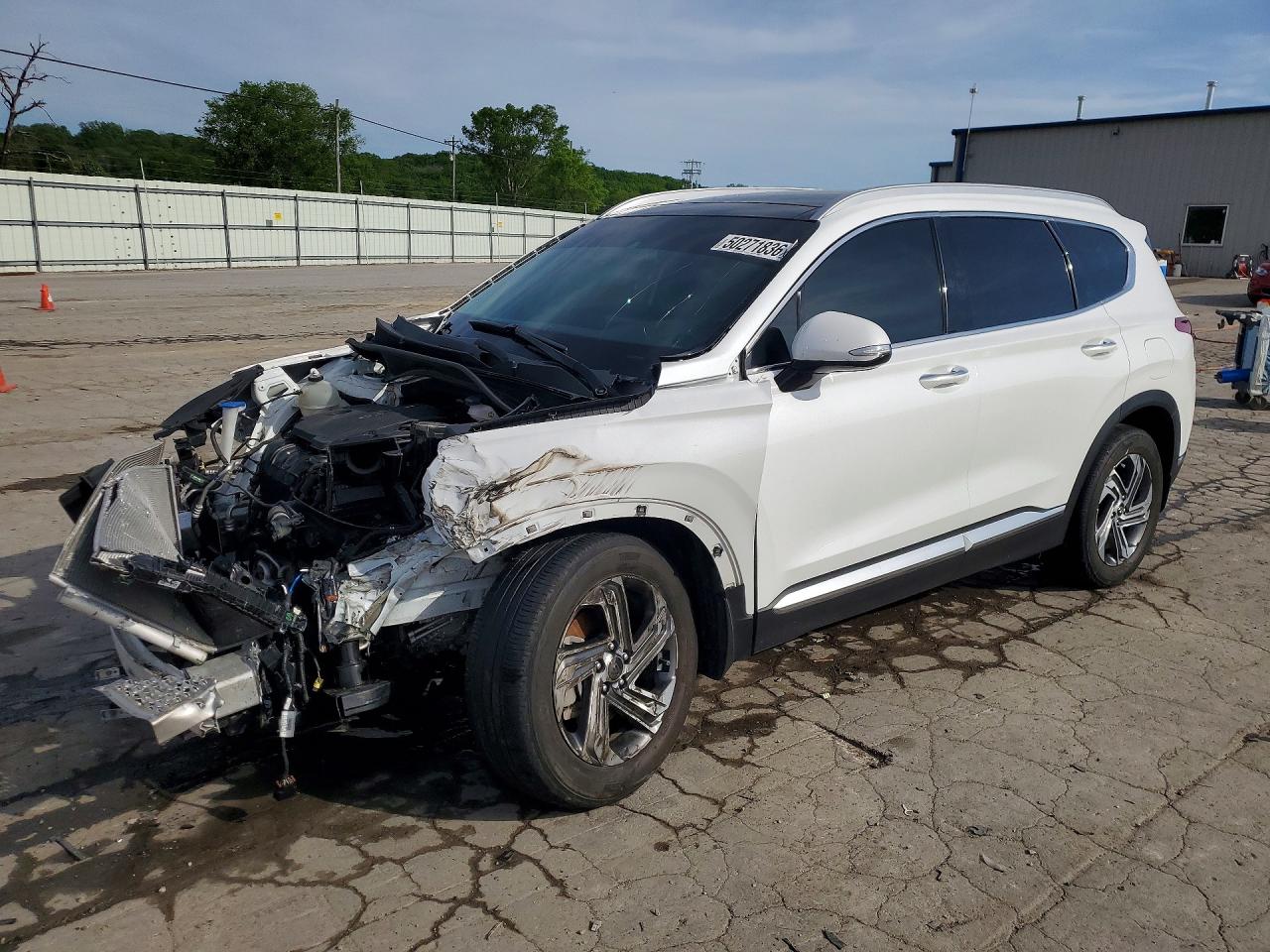 Salvage Hyundai SANTA FE Image