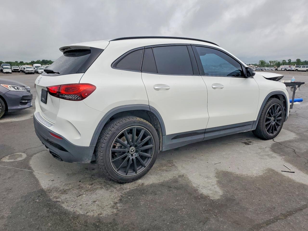 Mercedes-Benz GLA 250