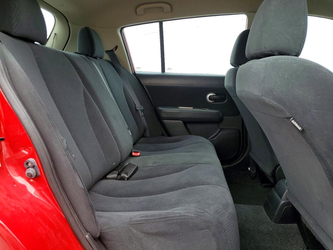 Nissan Versa 1.8 S