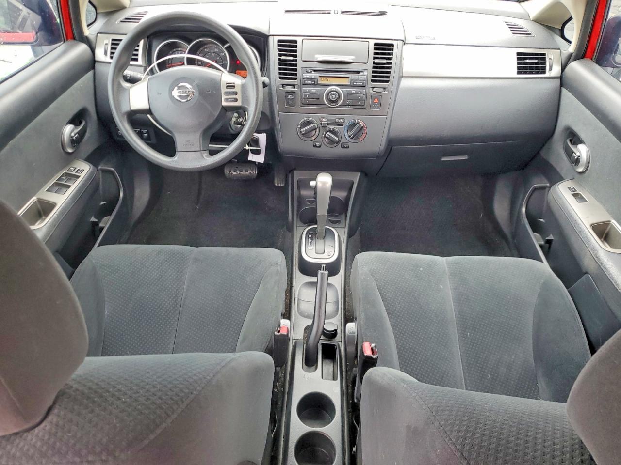 Nissan Versa 1.8 S
