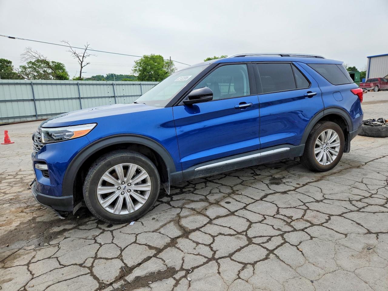Salvage Ford Explorer Image