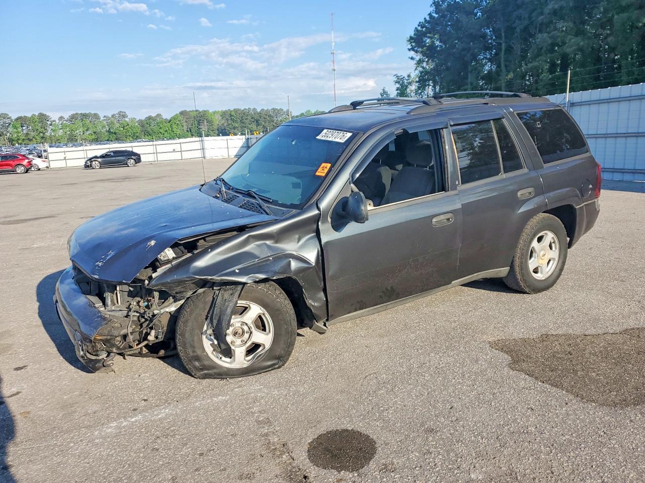 Salvage Chevrolet Trailblazer Image