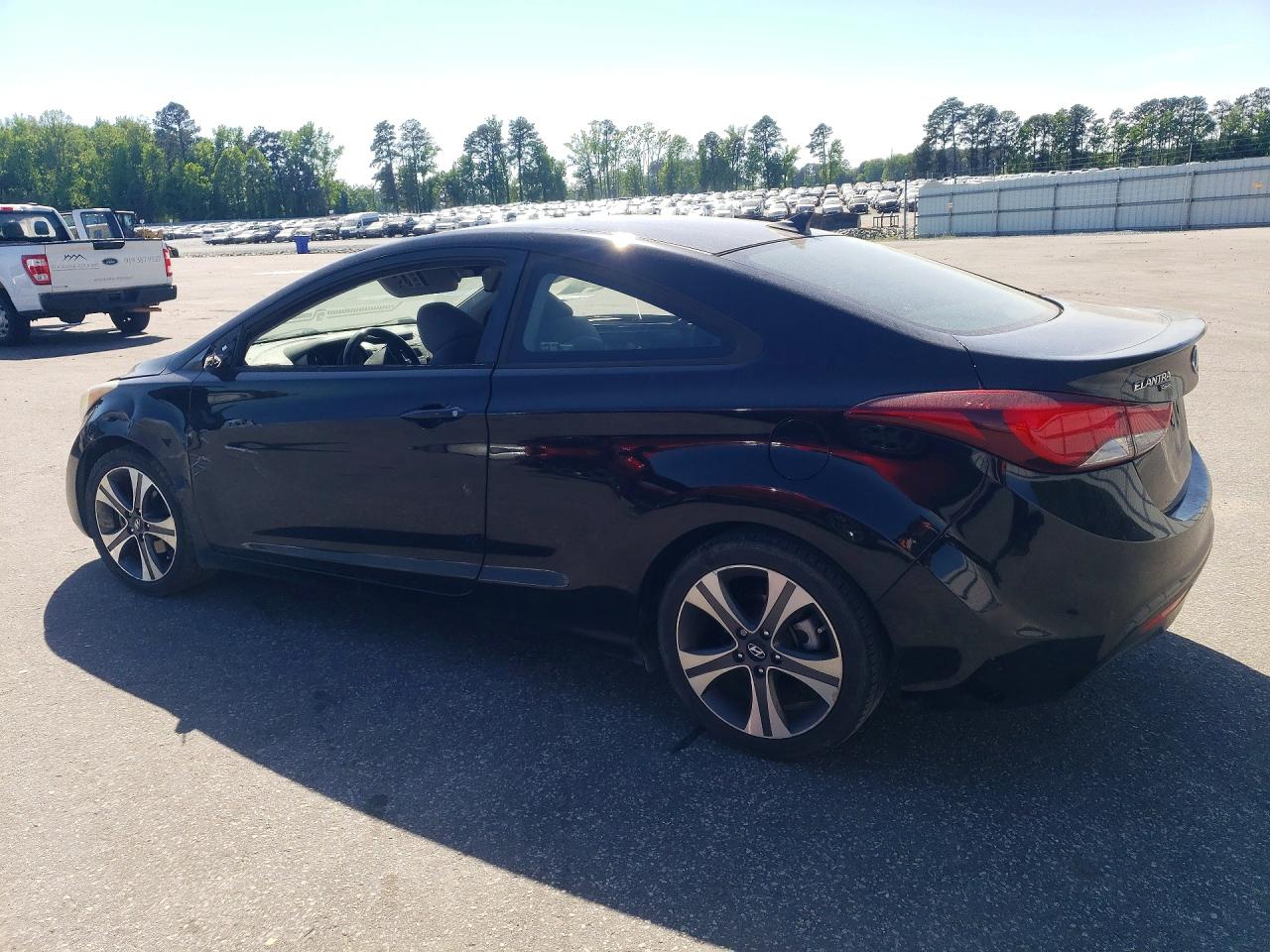 Hyundai ELANTRA Base