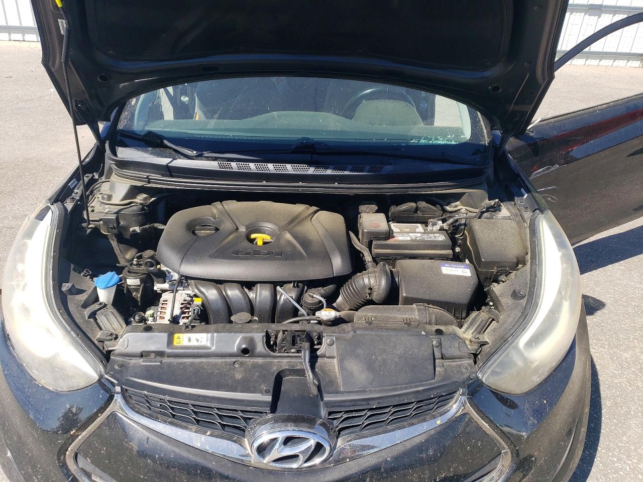 Hyundai ELANTRA Base