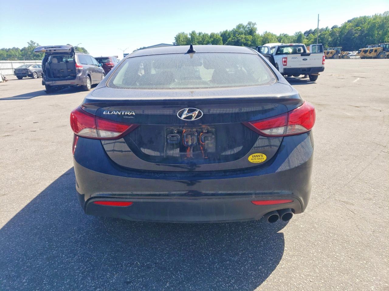 Hyundai ELANTRA Base