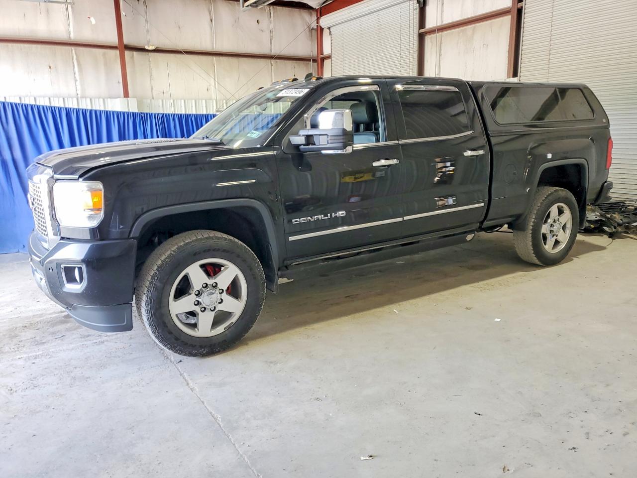 Salvage GMC Sierra Image