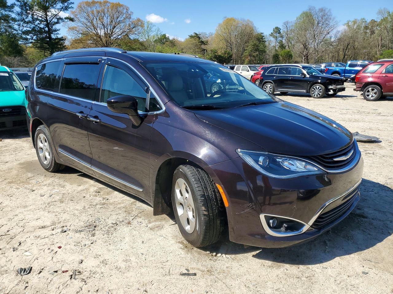 Chrysler Pacifica Hybrid Touring L