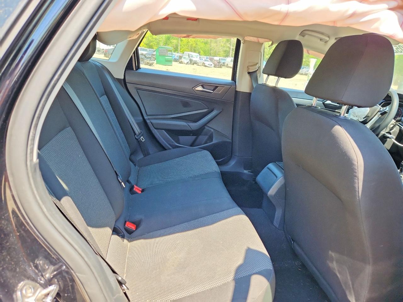 Volkswagen Jetta S