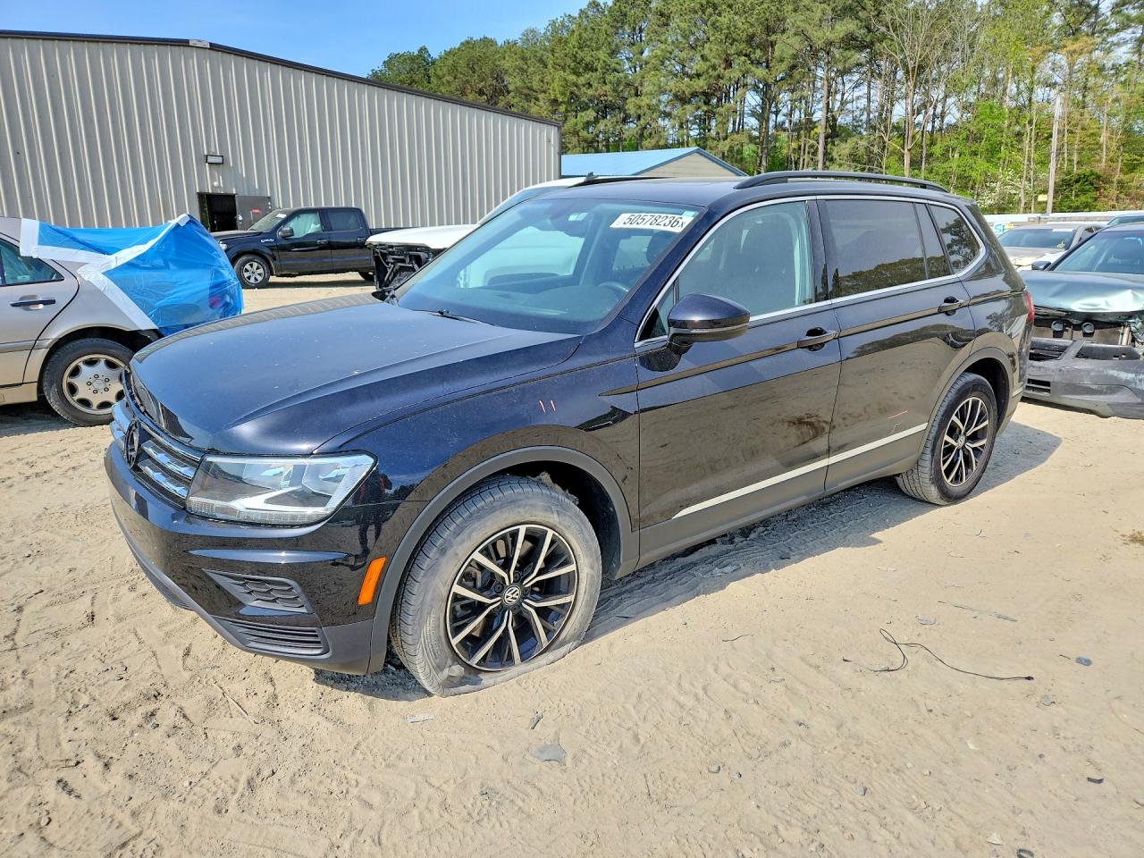 Salvage Volkswagen Tiguan Image