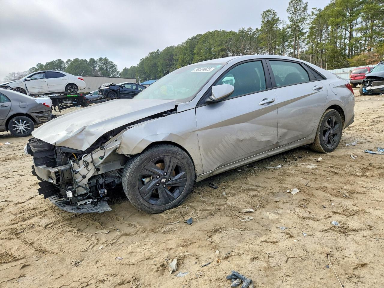 Salvage Hyundai ELANTRA Image