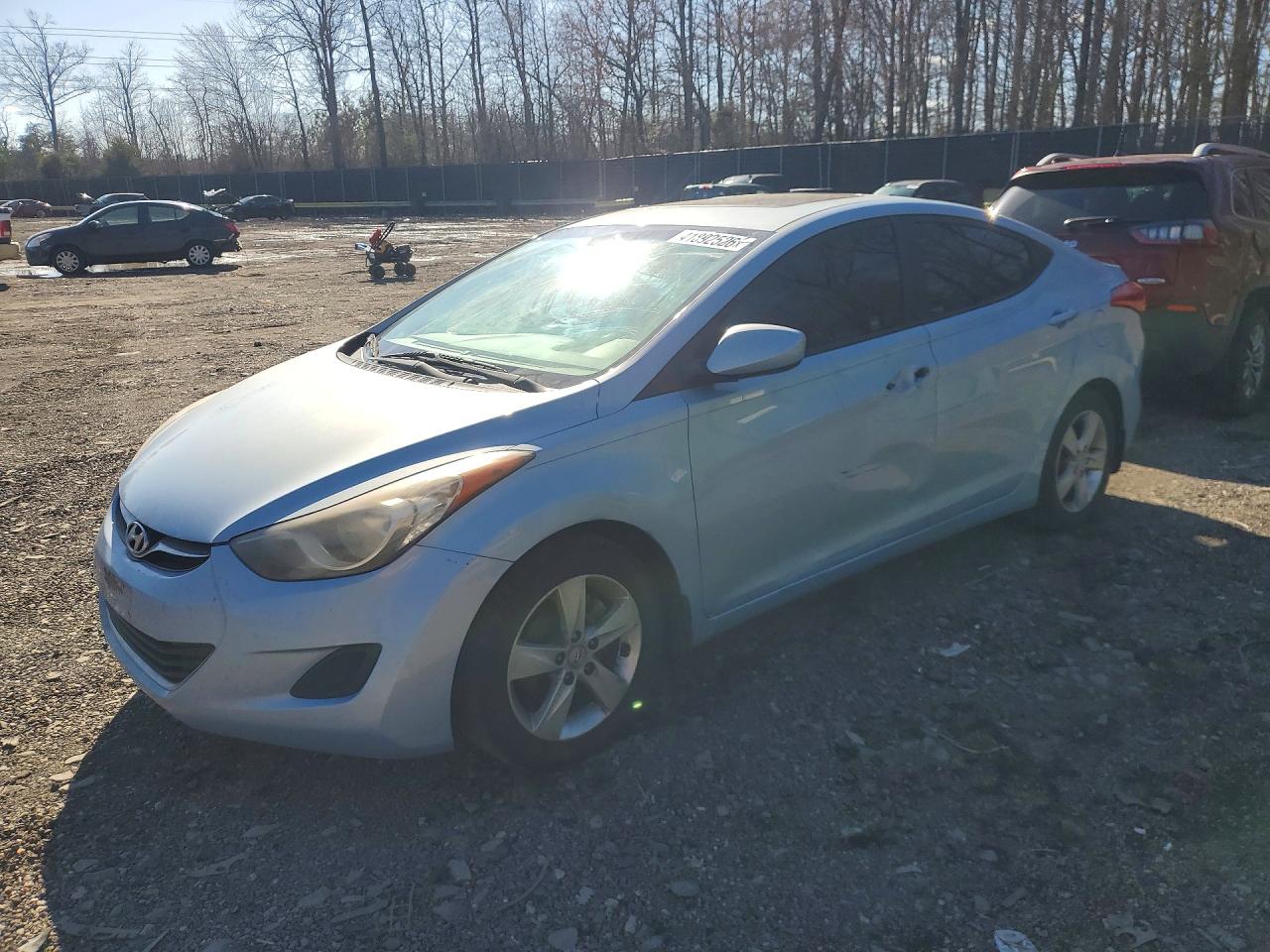 Salvage Hyundai ELANTRA Image