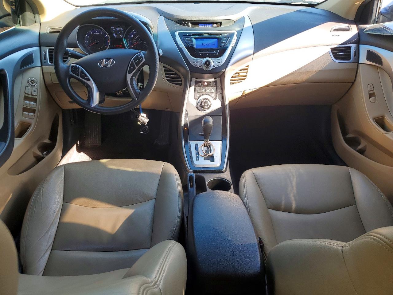 Hyundai ELANTRA