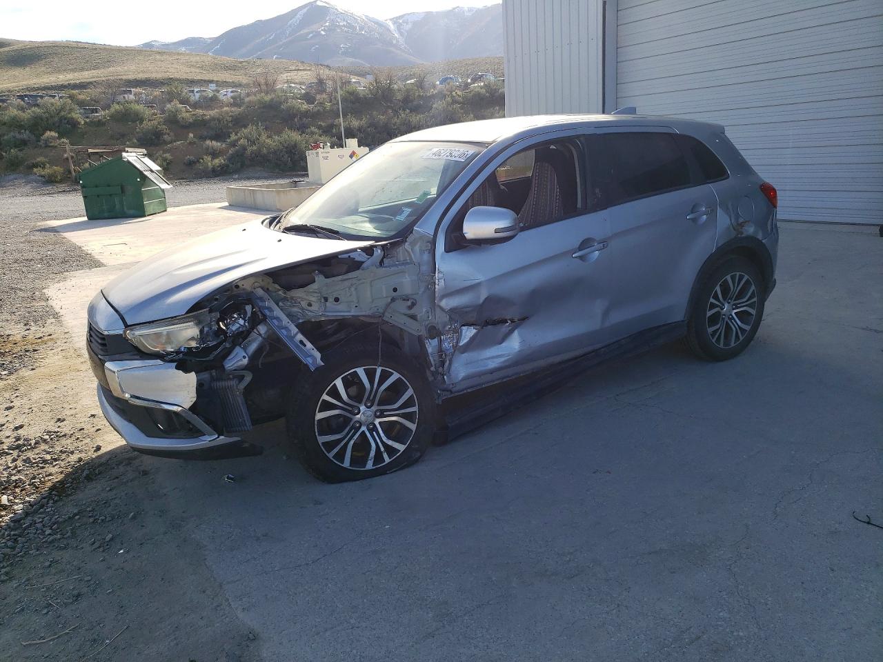 Salvage Mitsubishi Outlander Image