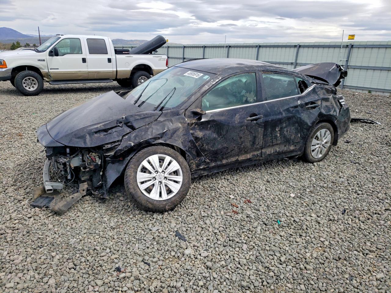 Salvage Nissan Sentra Image
