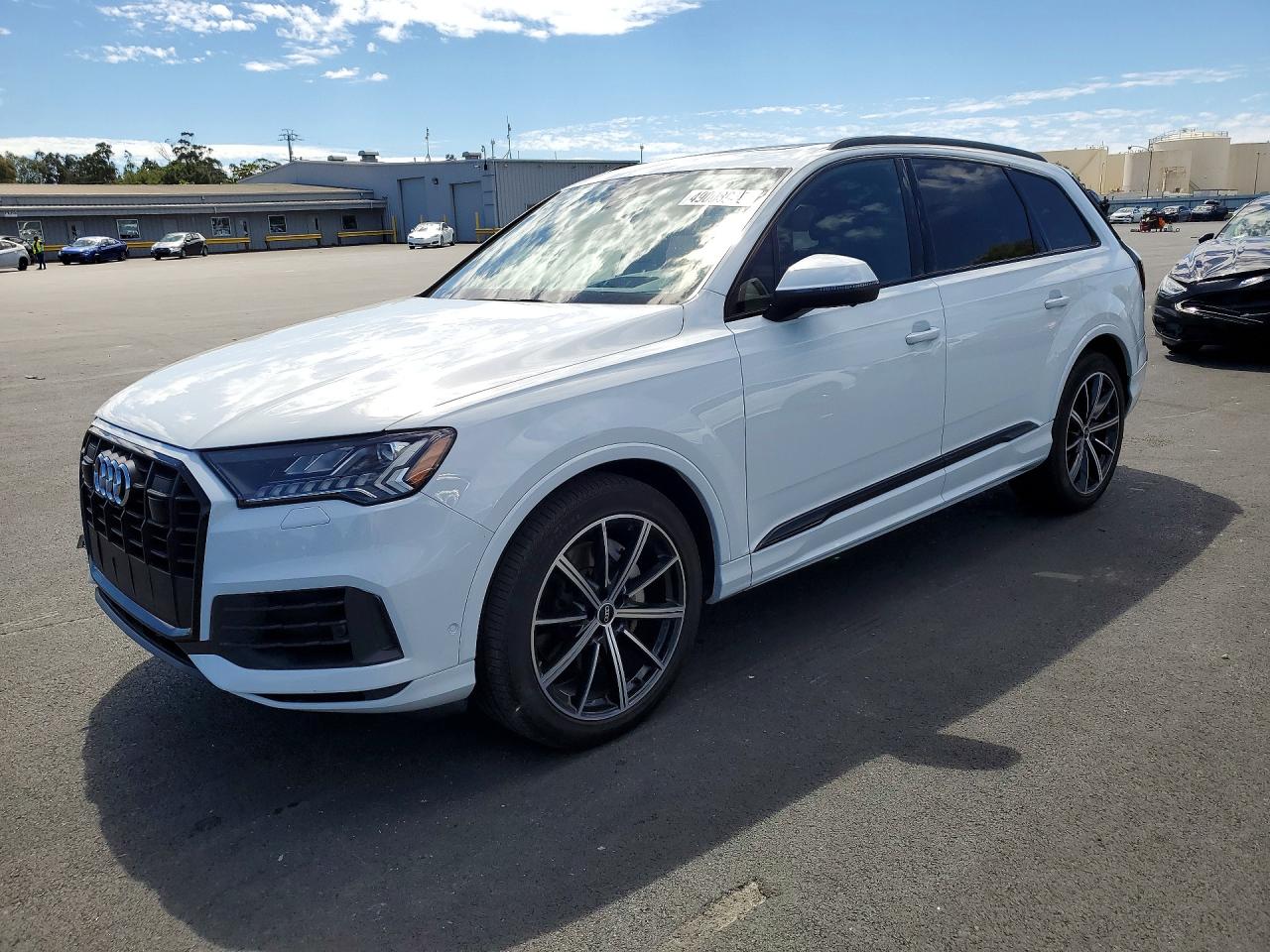 Salvage Audi Q7 Image