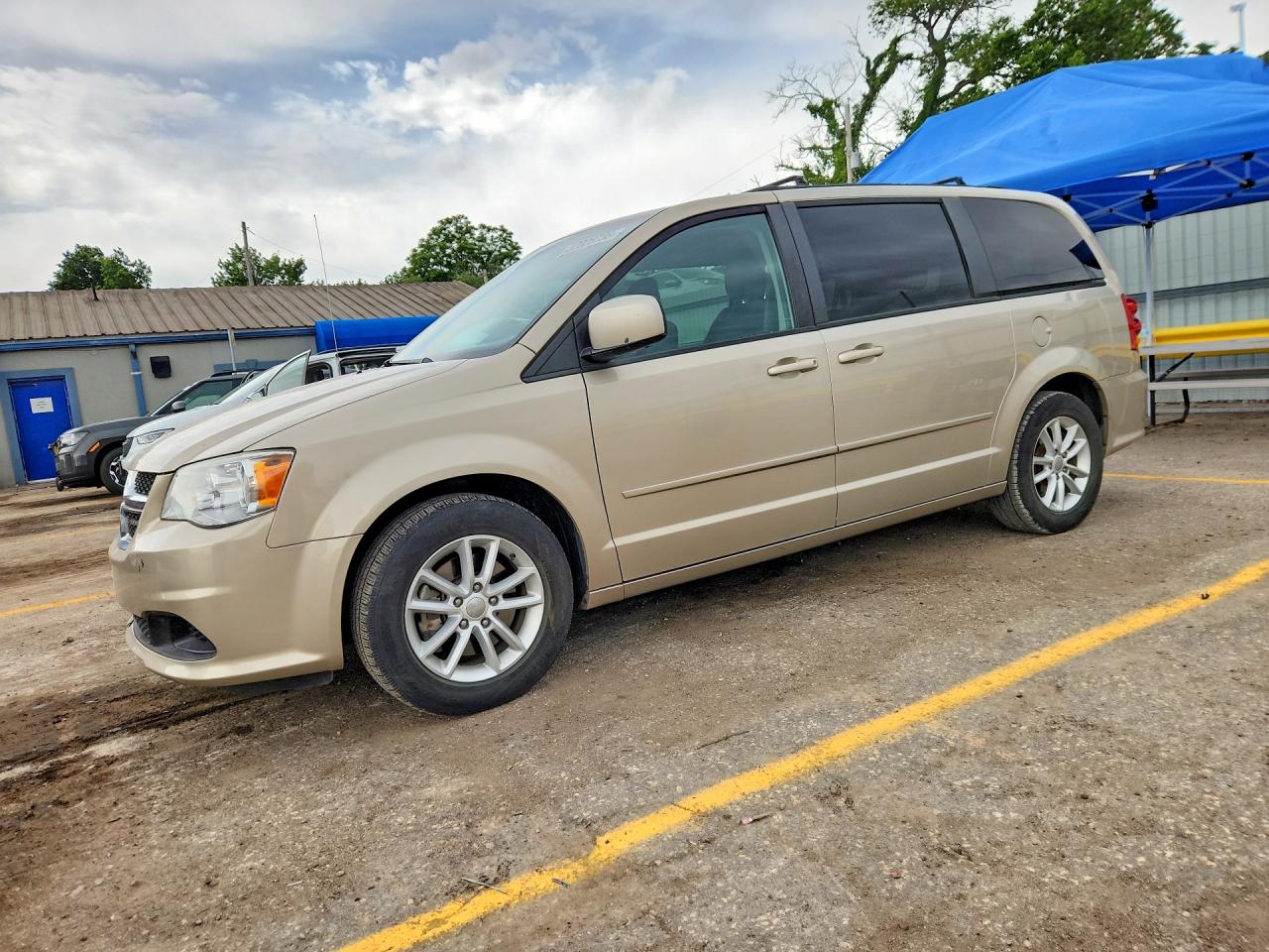 Salvage Dodge Caravan Image