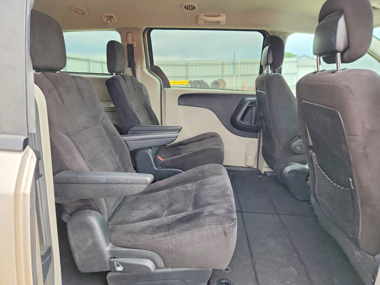 Dodge Caravan Sxt