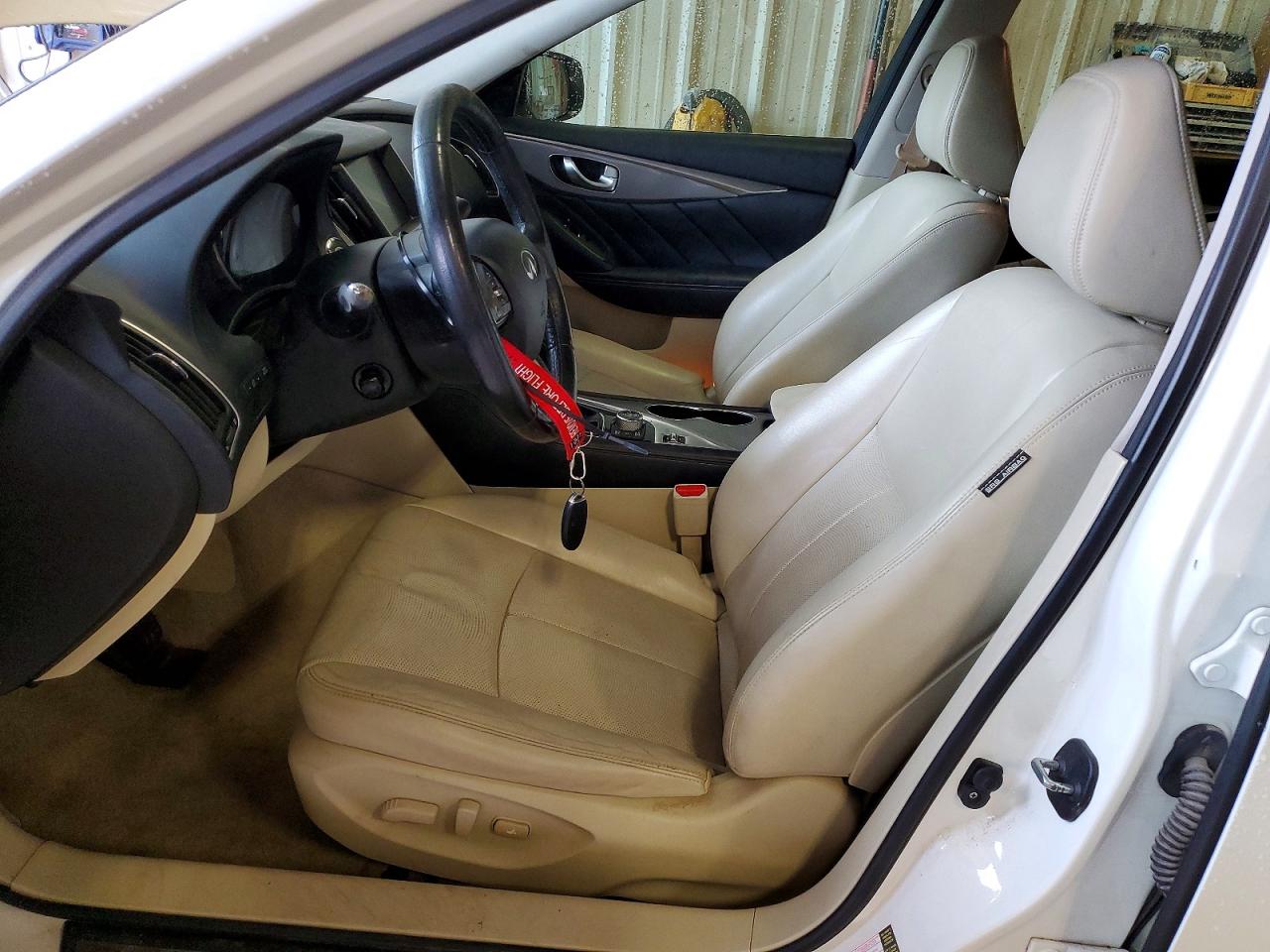 INFINITI Q50 2.0t Premium
