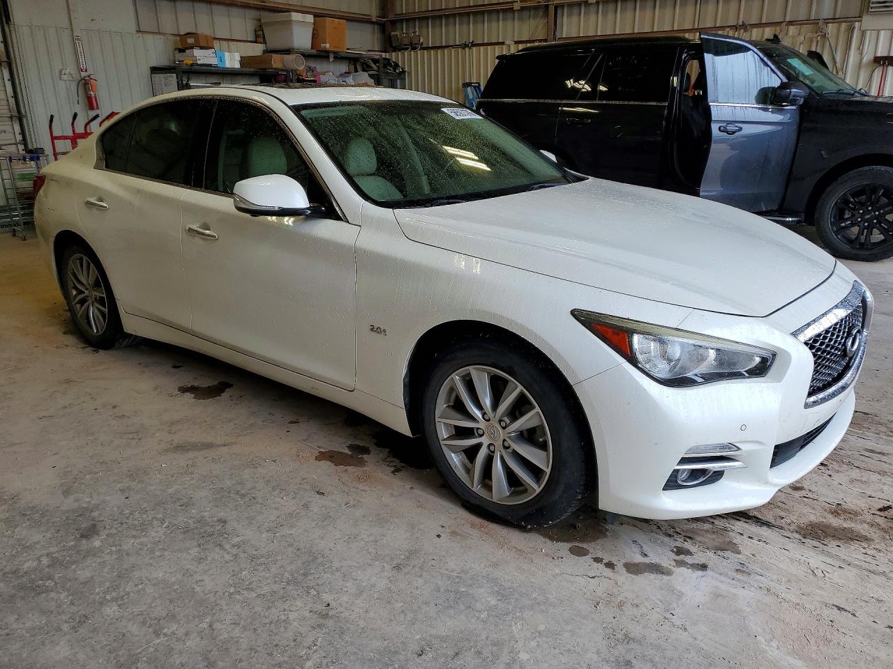 INFINITI Q50 2.0t Premium
