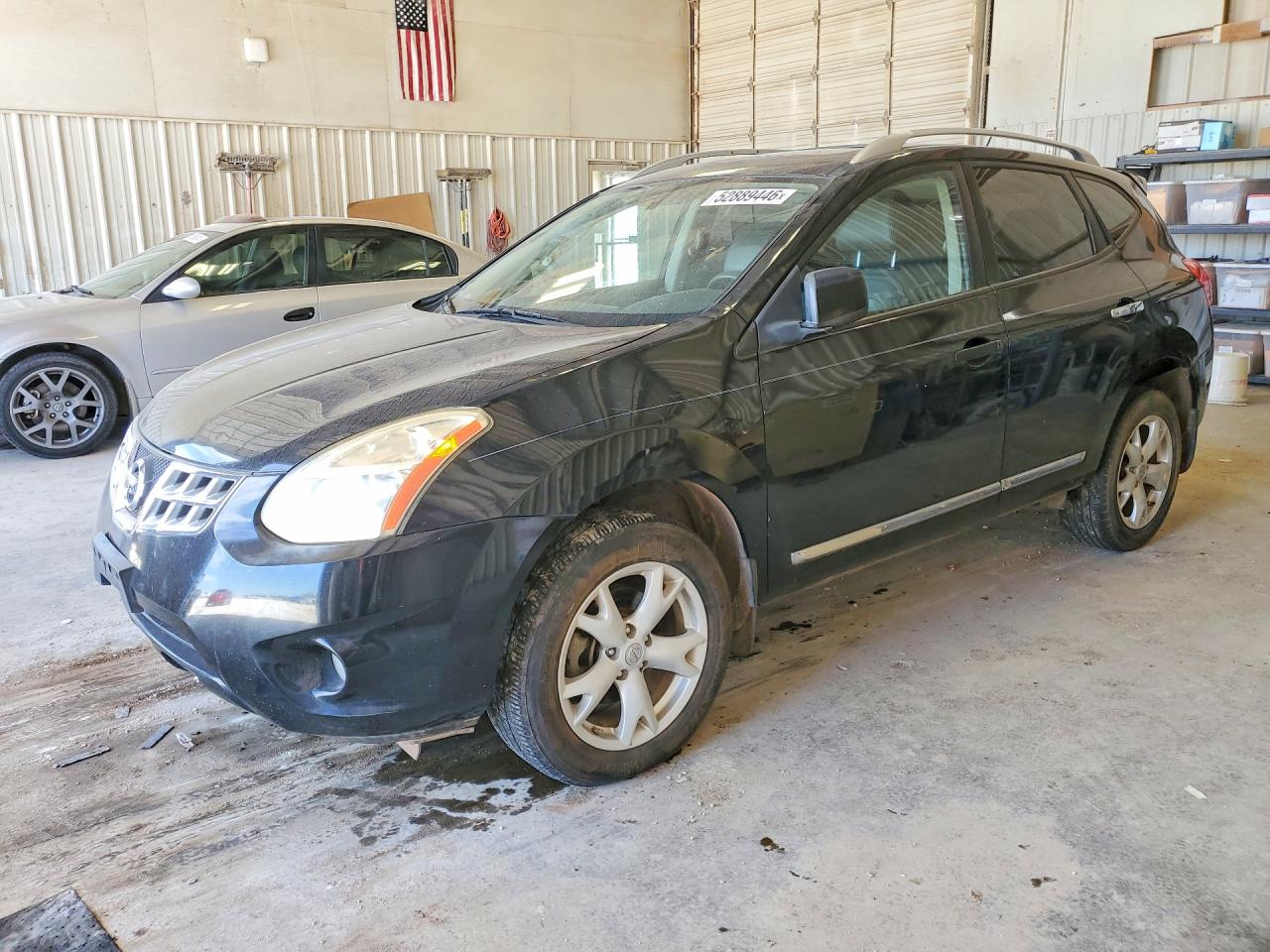 Salvage Nissan Rogue Image