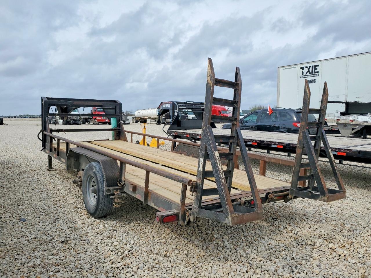 Lamar Trailers Other