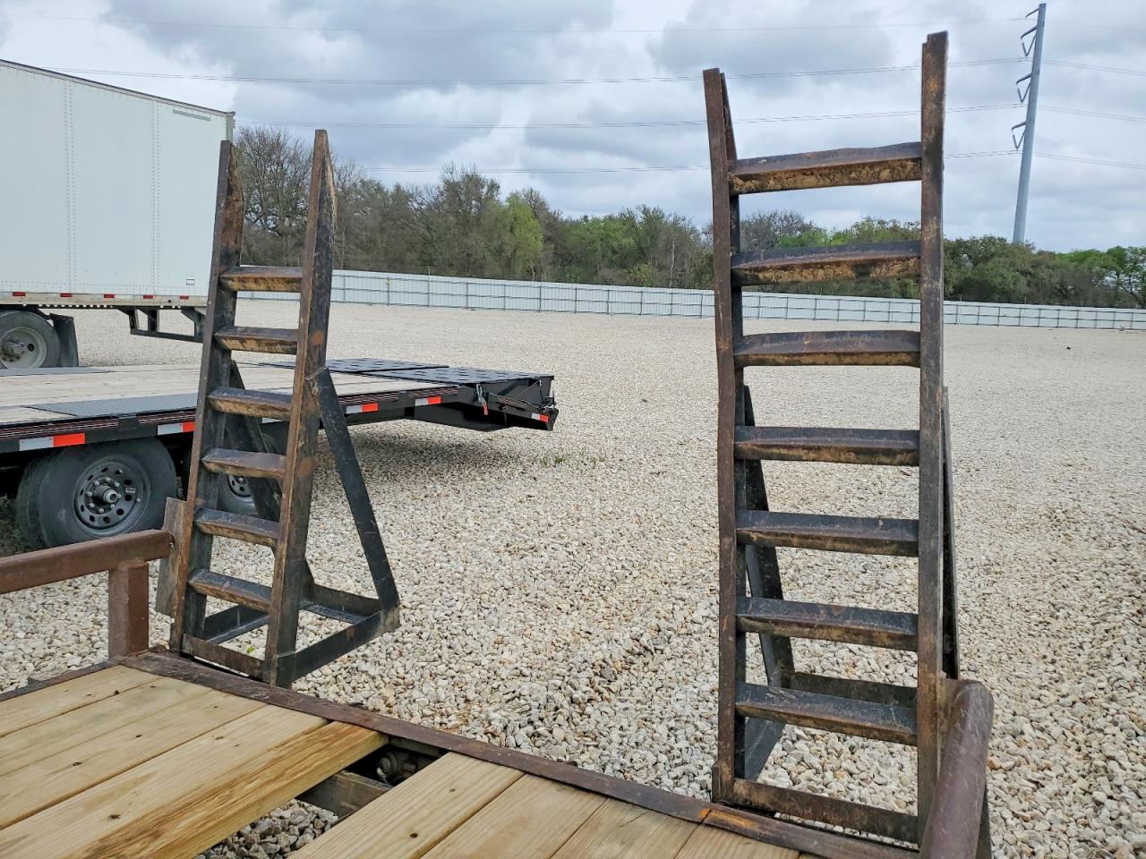 Lamar Trailers Other