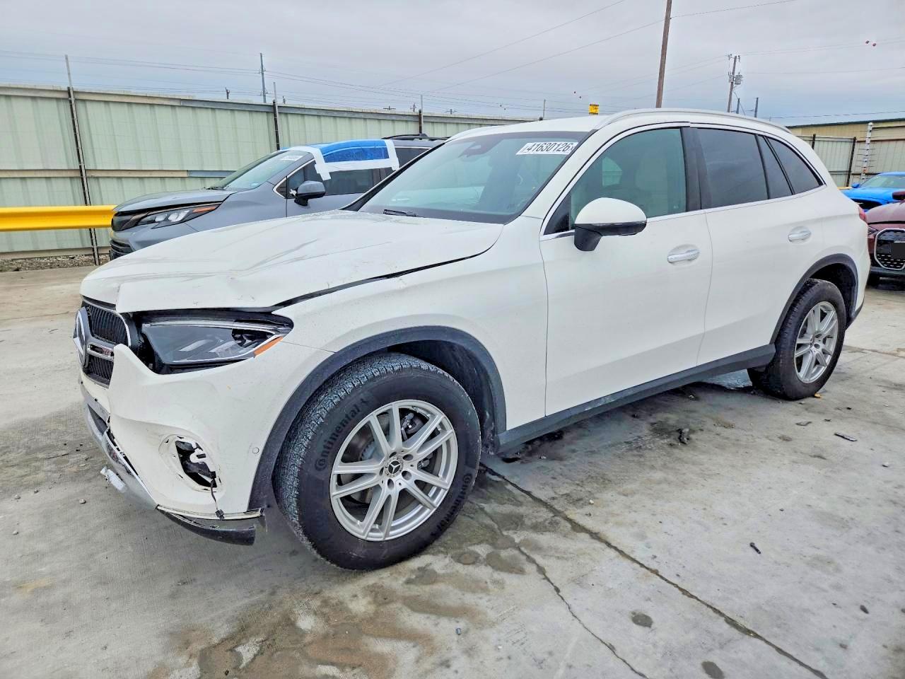 Salvage Mercedes-Benz GLC Image