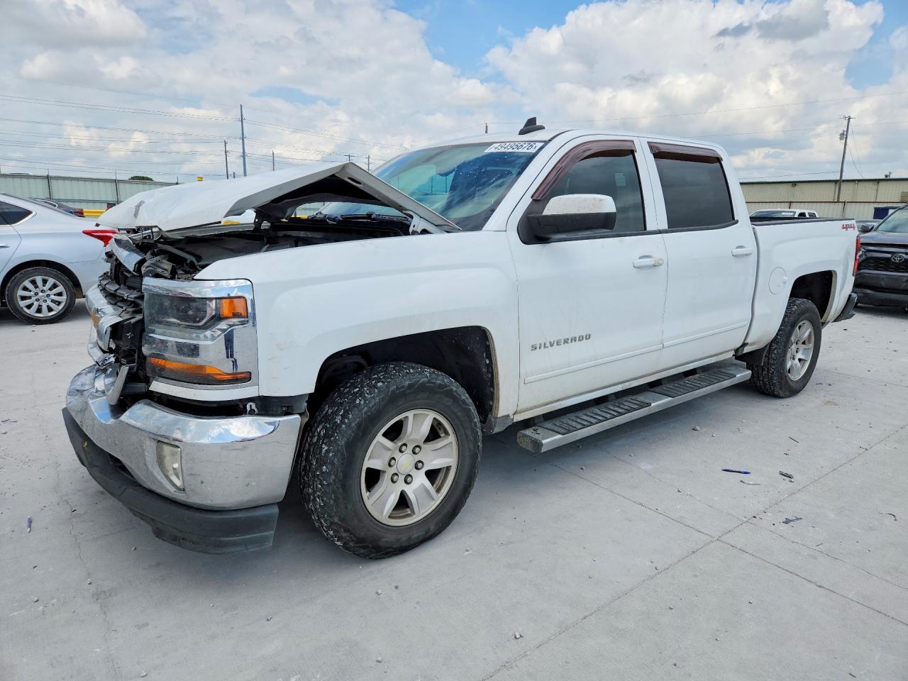 Salvage Chevrolet Silverado Image