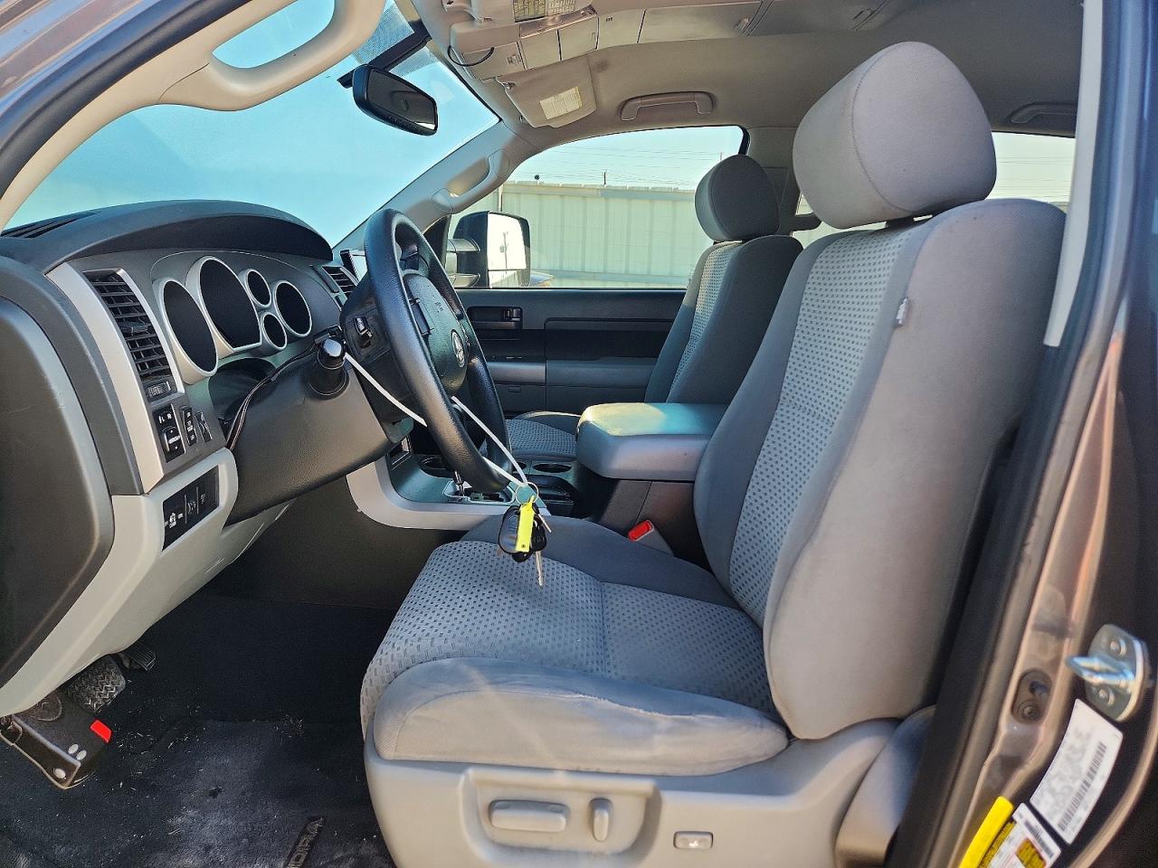 Toyota Tundra Crewmax Sr5