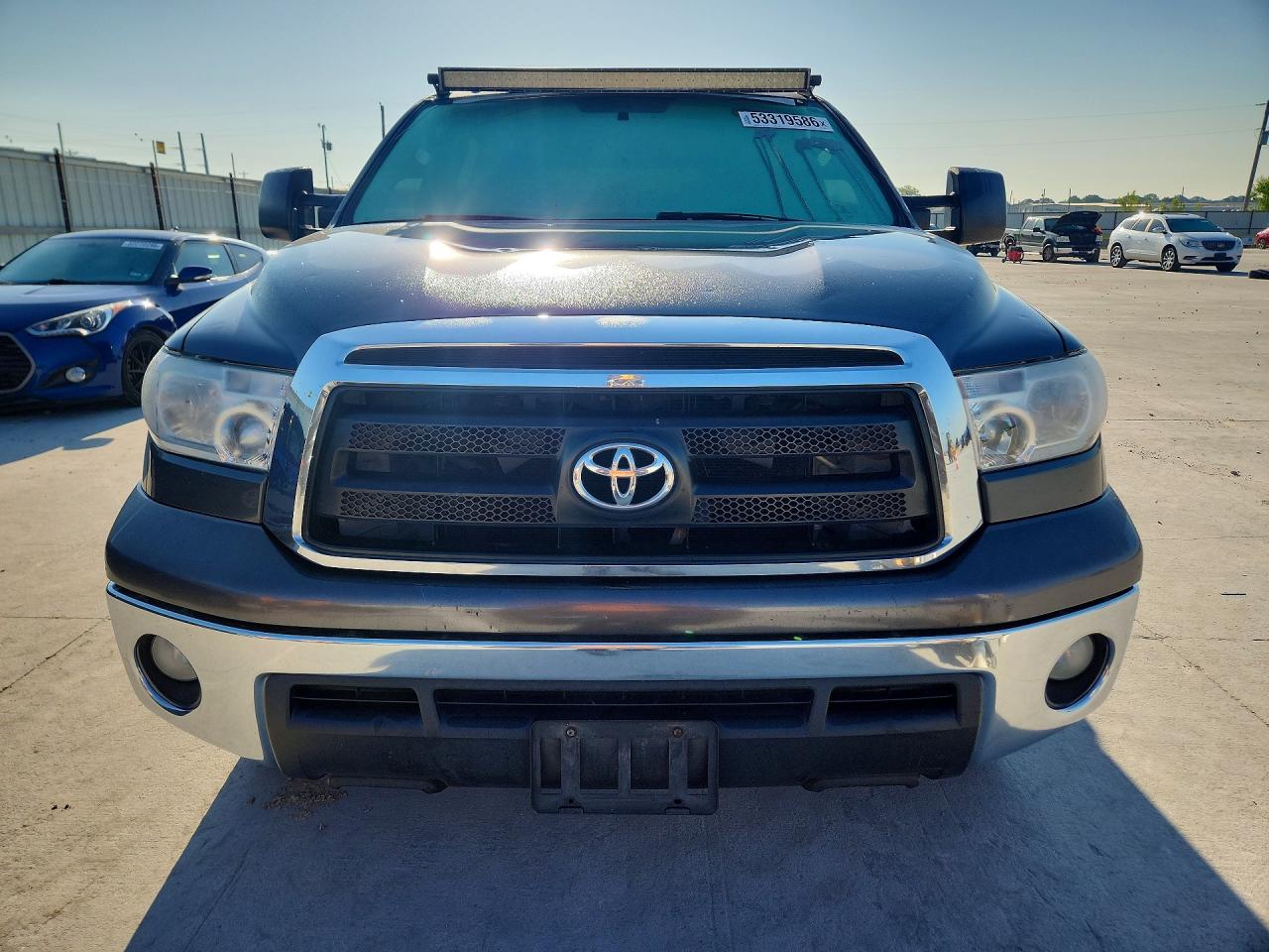 Toyota Tundra Crewmax Sr5