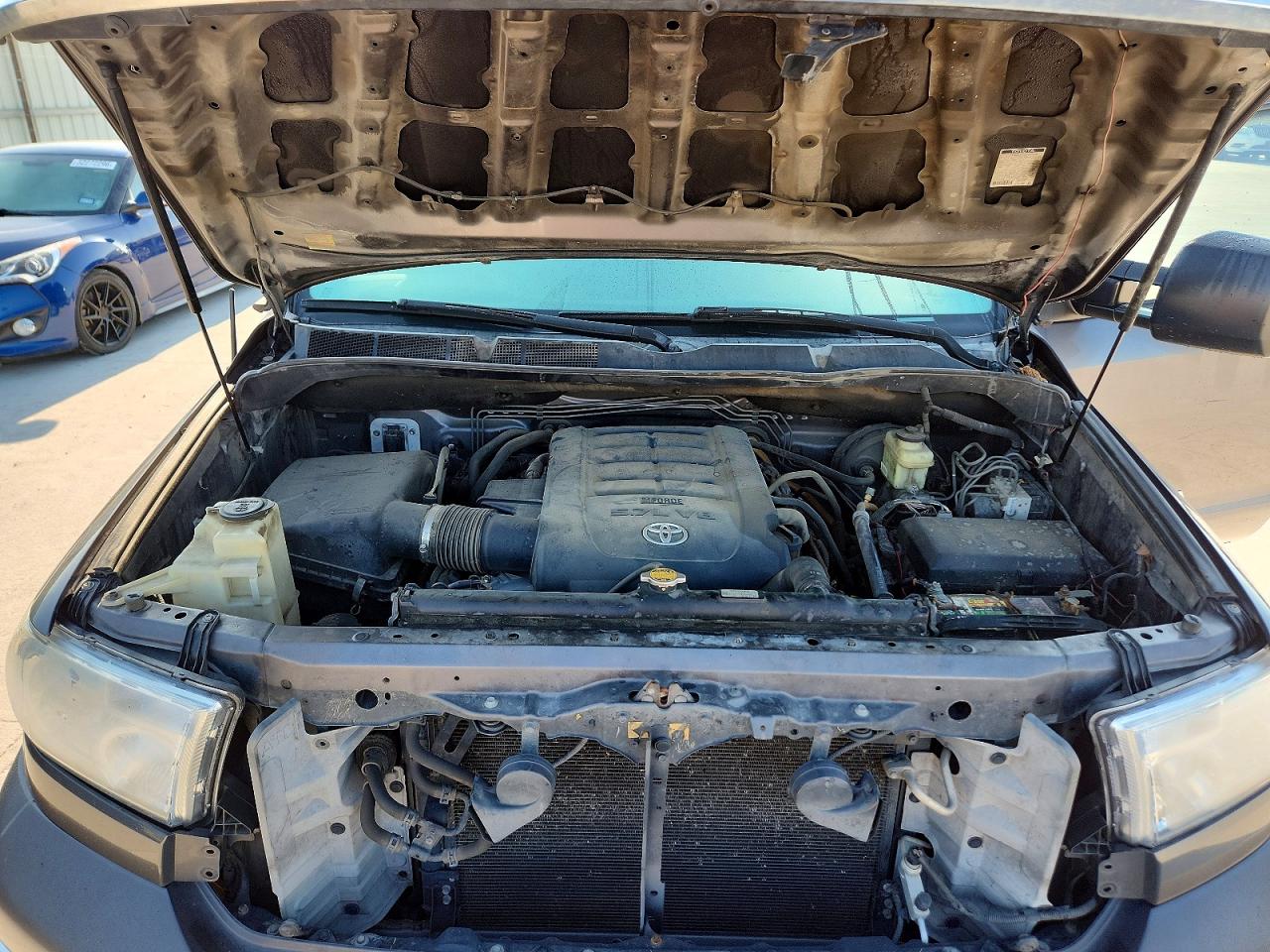 Toyota Tundra Crewmax Sr5