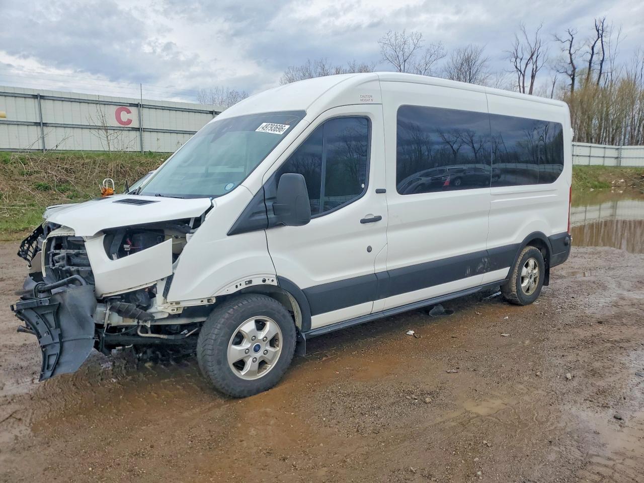Salvage Ford Transit Image