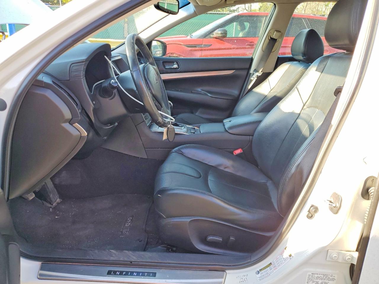 INFINITI Q40 Base Base