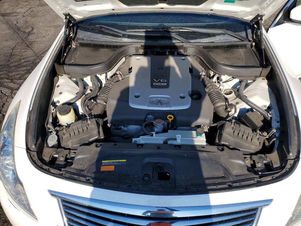 INFINITI Q40 Base Base
