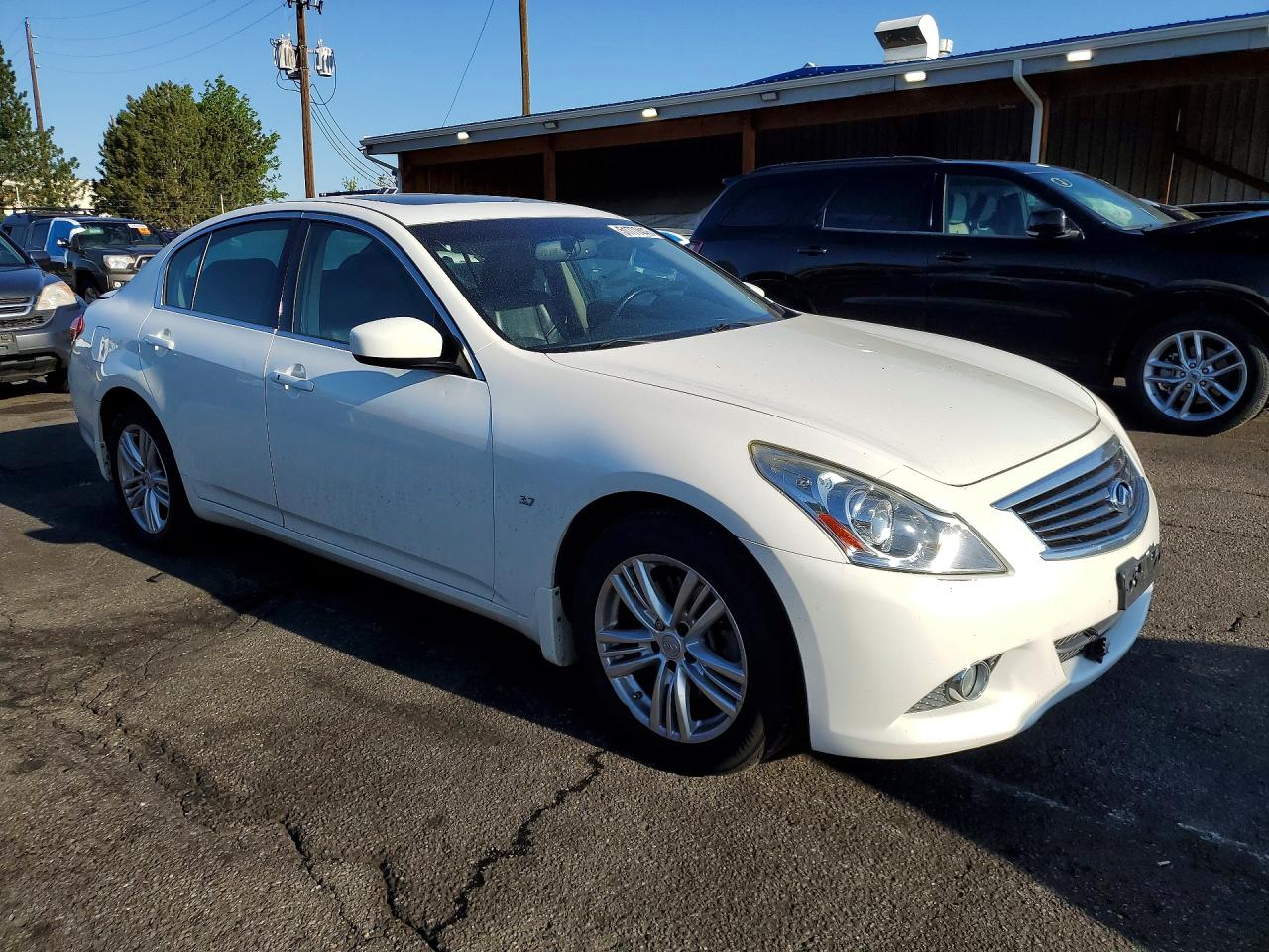 INFINITI Q40 Base Base
