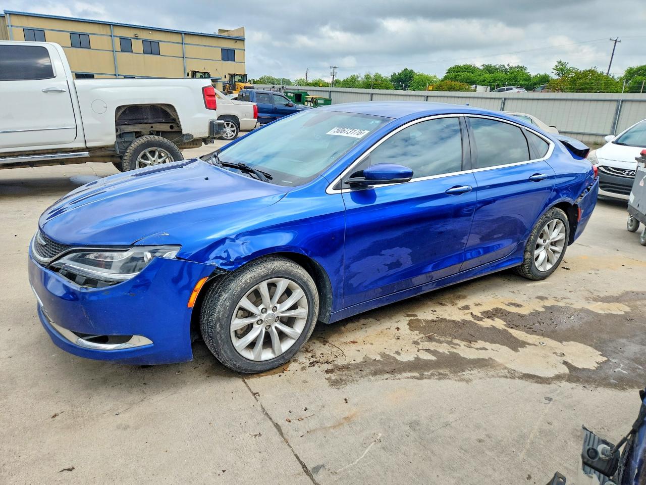 Salvage Chrysler 200 Image