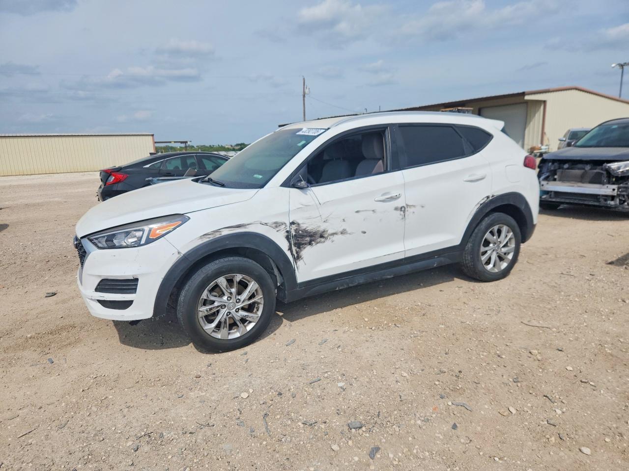 Salvage Hyundai TUCSON Image