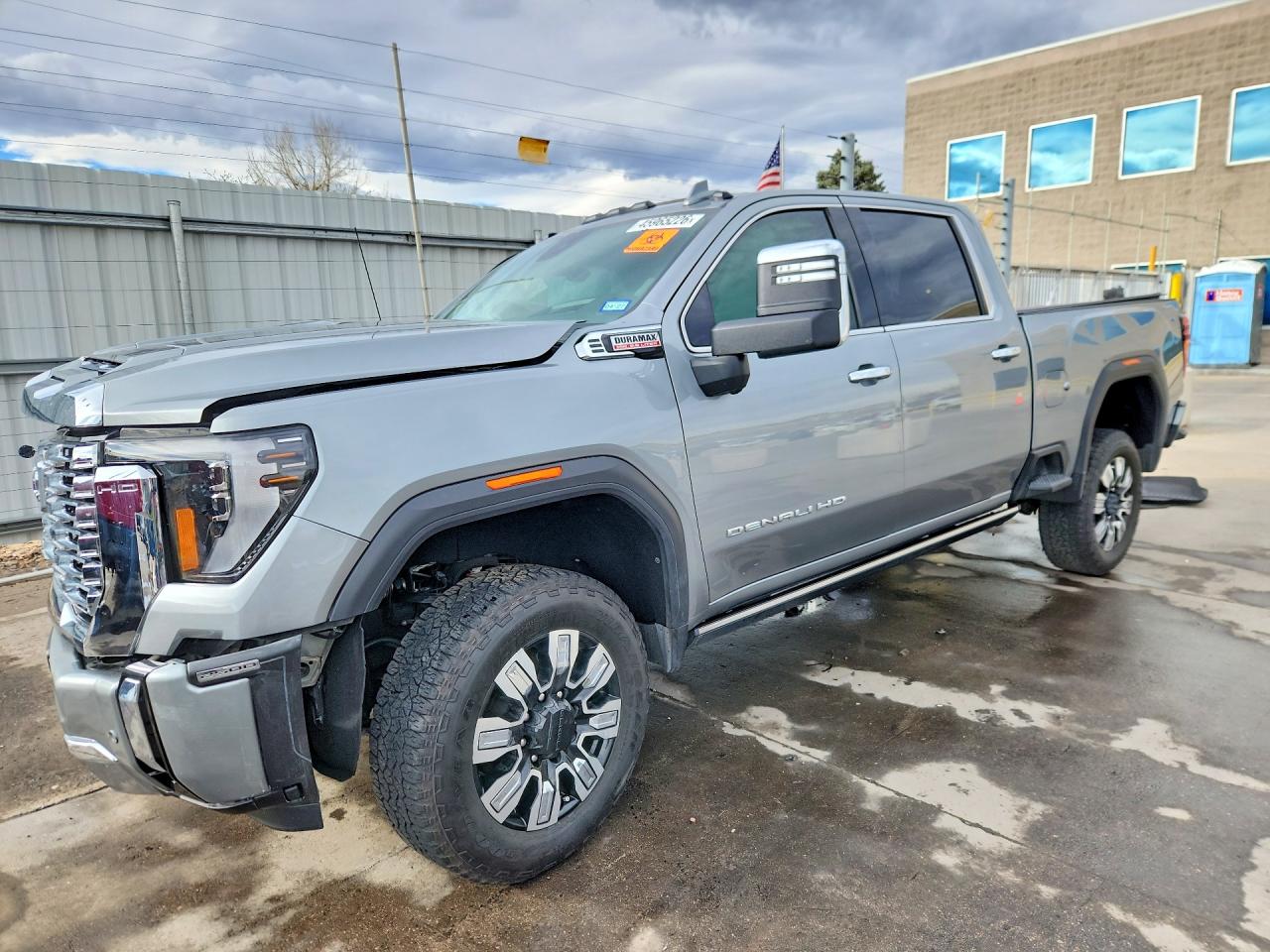 Salvage GMC Sierra Image