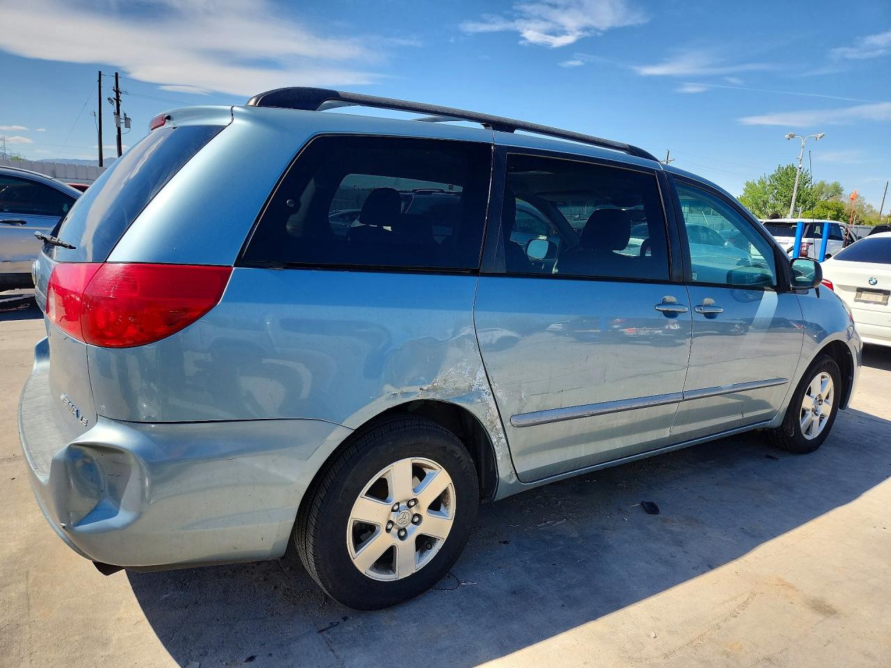 Toyota Sienna Le 8-passenger