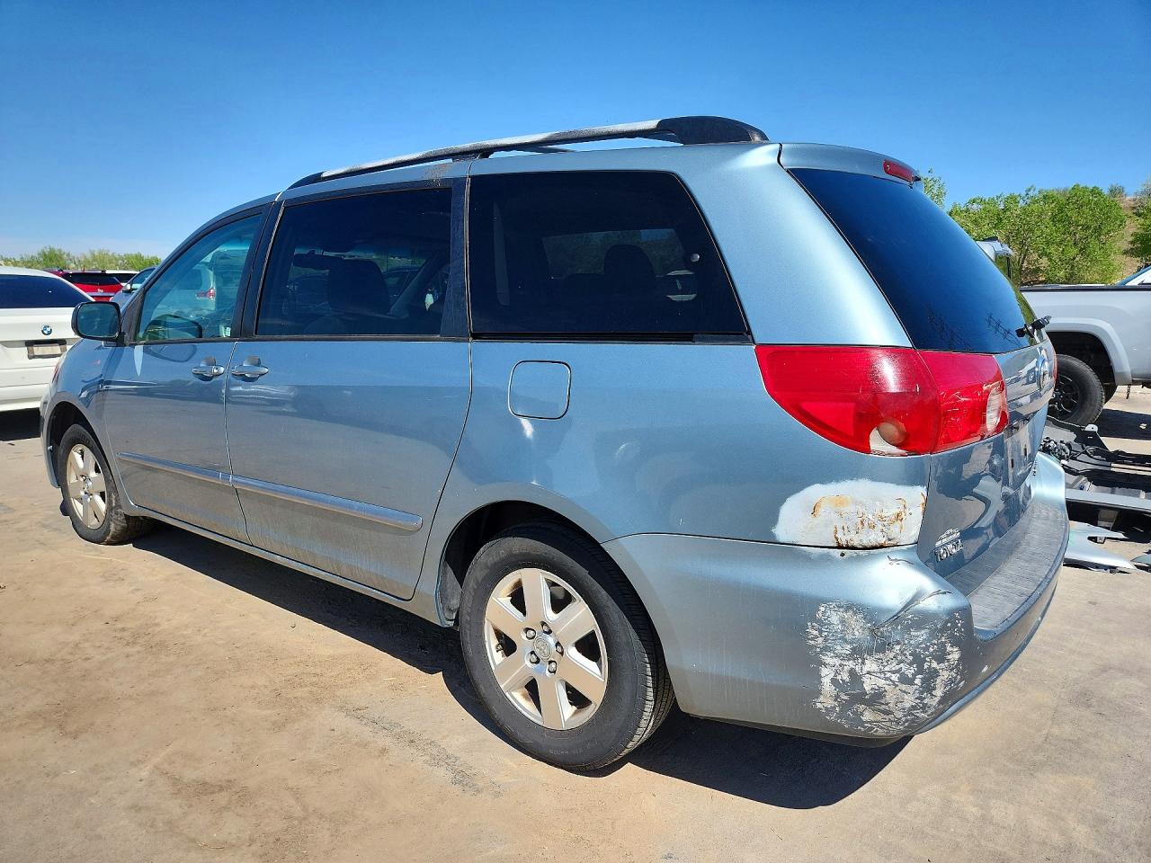 Toyota Sienna Le 8-passenger
