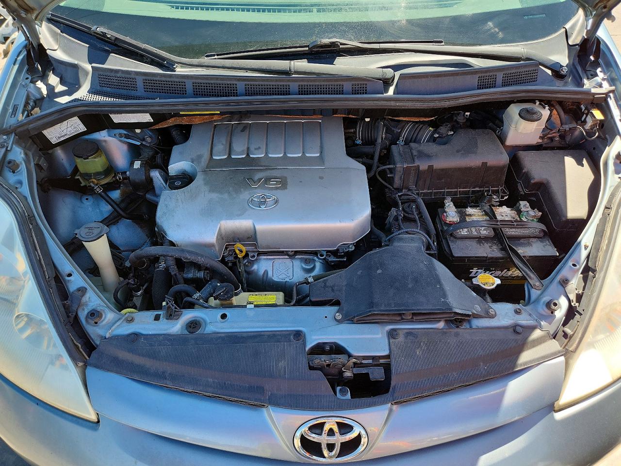 Toyota Sienna Le 8-passenger