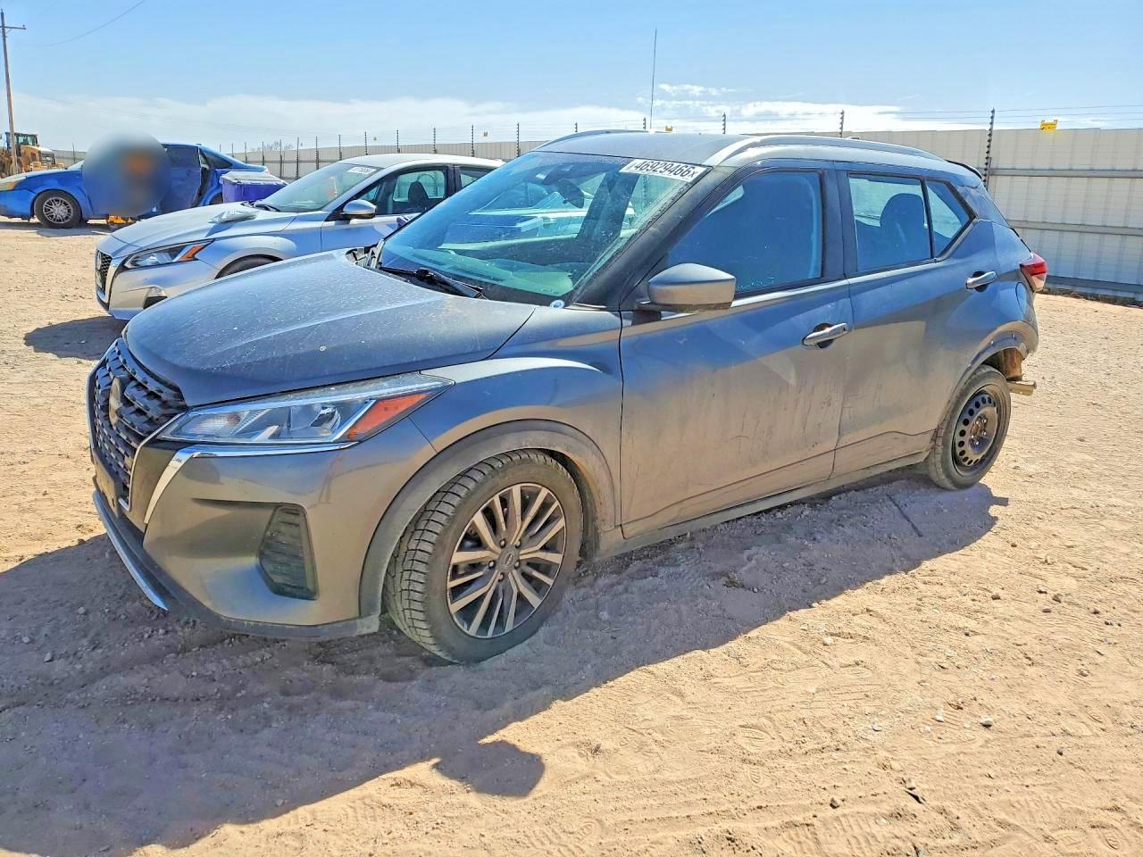 Salvage Nissan Kicks Image