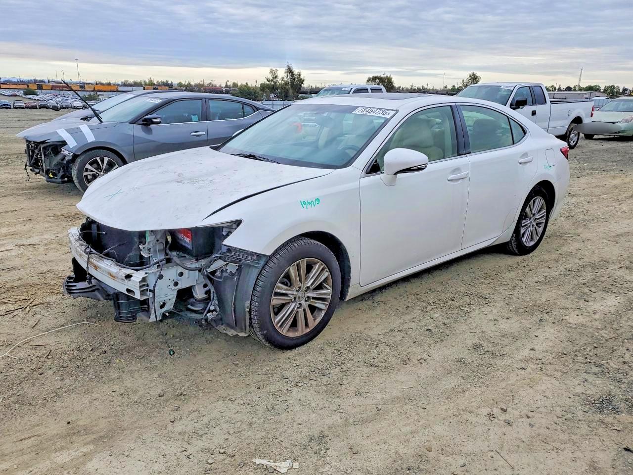 Salvage Lexus Es Image