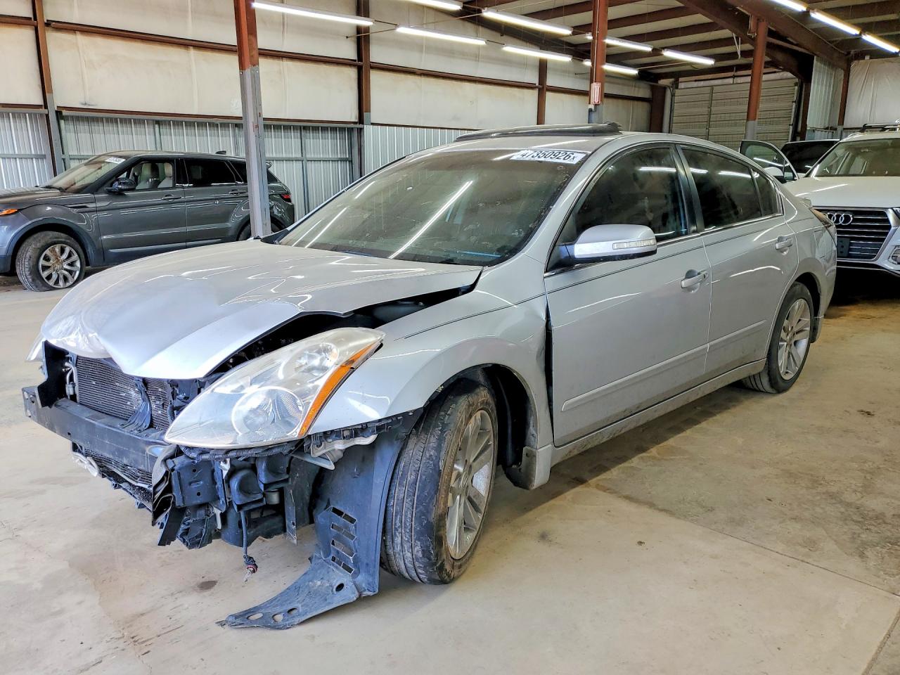 Salvage Nissan Altima Image