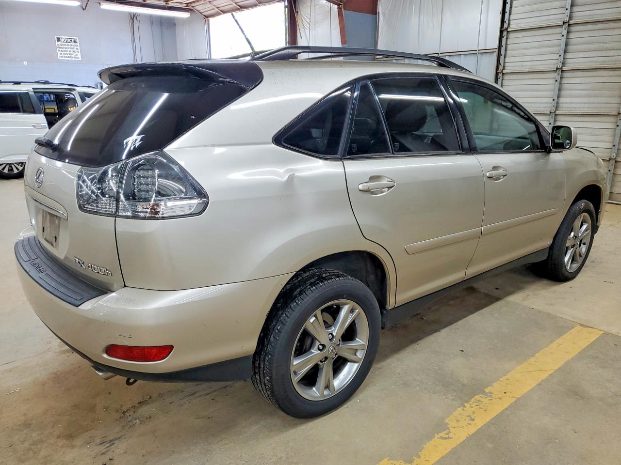 Lexus RX Base