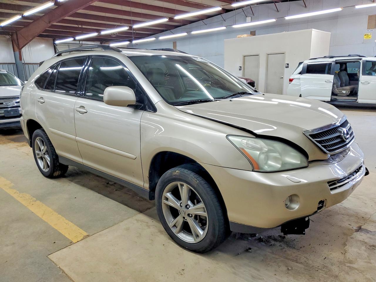 Lexus RX Base